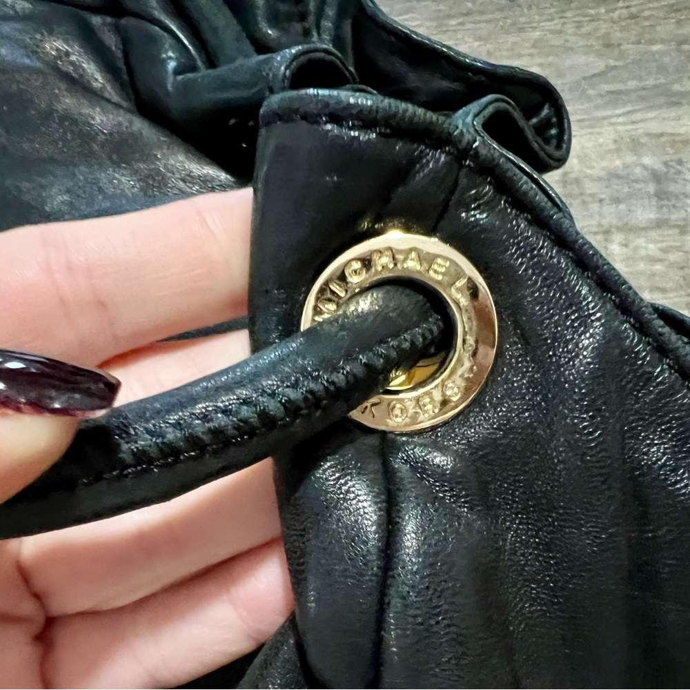 Michael Kors ring handle tote - Picture 6 of 13